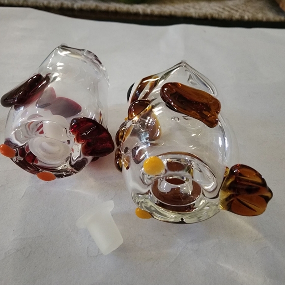 Hand Made Blown Glass Owl Salt and Pepper Mini Shakers - Picture 4 of 4